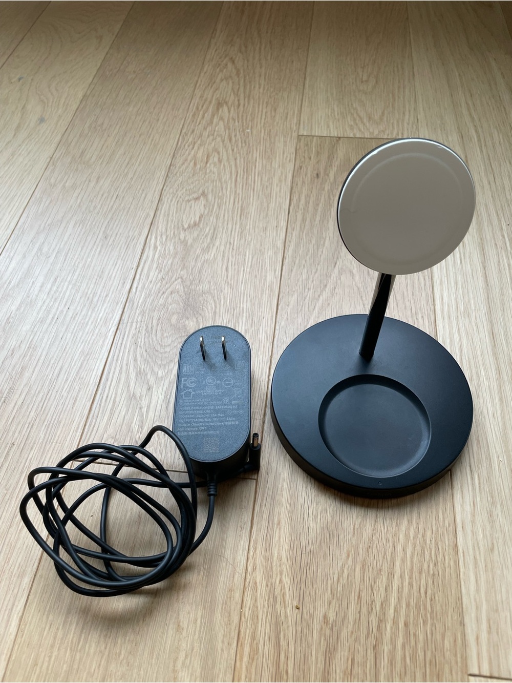 Belkin Boost Charge Pro 2-in-1 Wireless Charger Stand with MagSafe